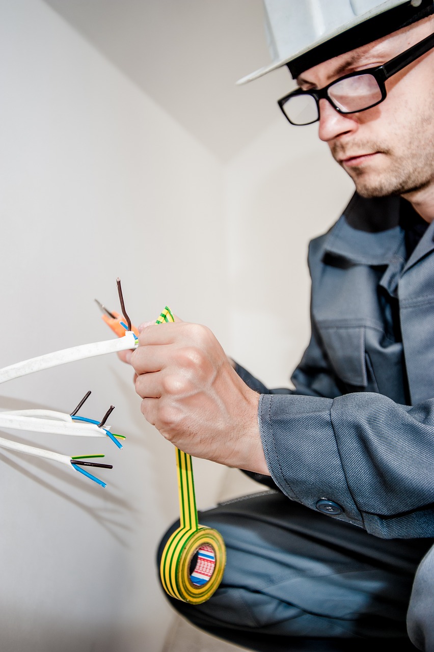 commercial electrician. ballarat electricalcompan for all large and small electrical works with licensed electricians.